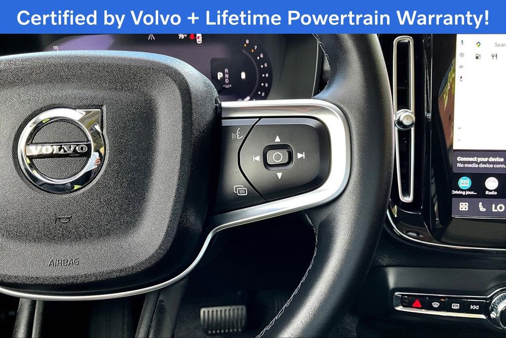 Used 2025 Volvo XC40 B5 Plus image 27