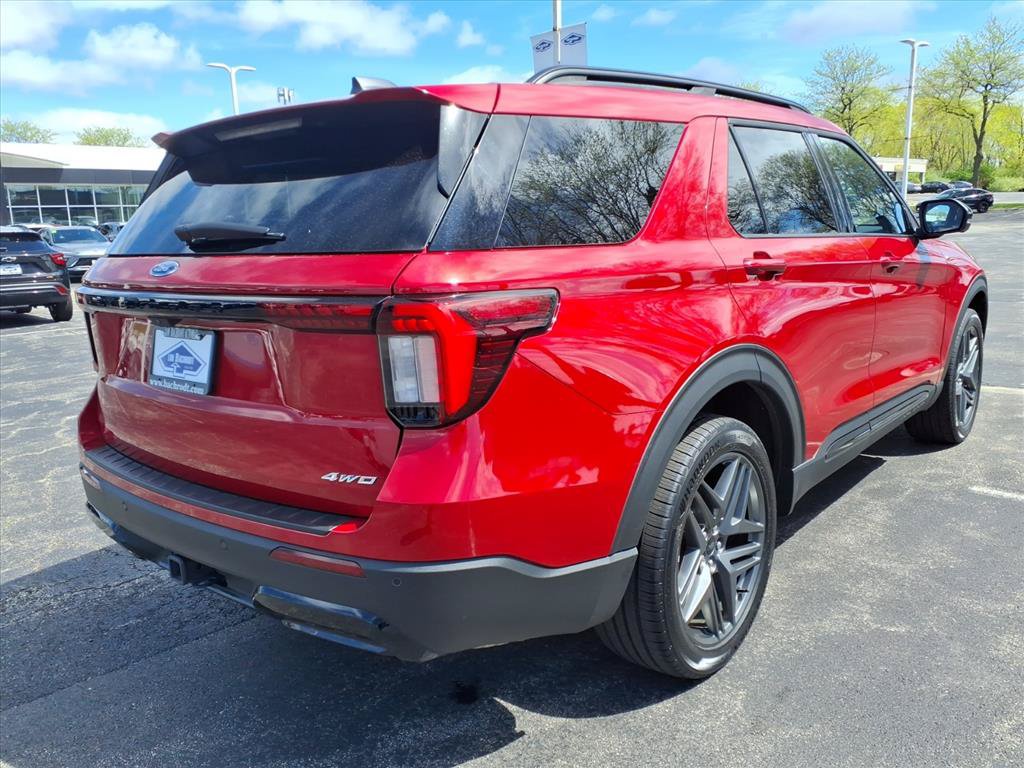 Used 2025 Ford Explorer ST-Line w/ ST-Line Street Pack AWD/4WD image 7