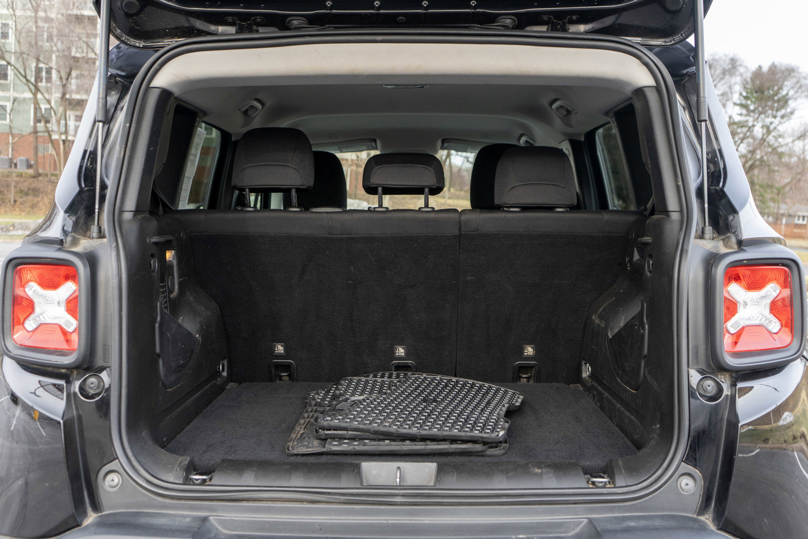 Used 2020 Jeep Renegade Trailhawk w/ Cold Weather Group AWD/4WD image 9