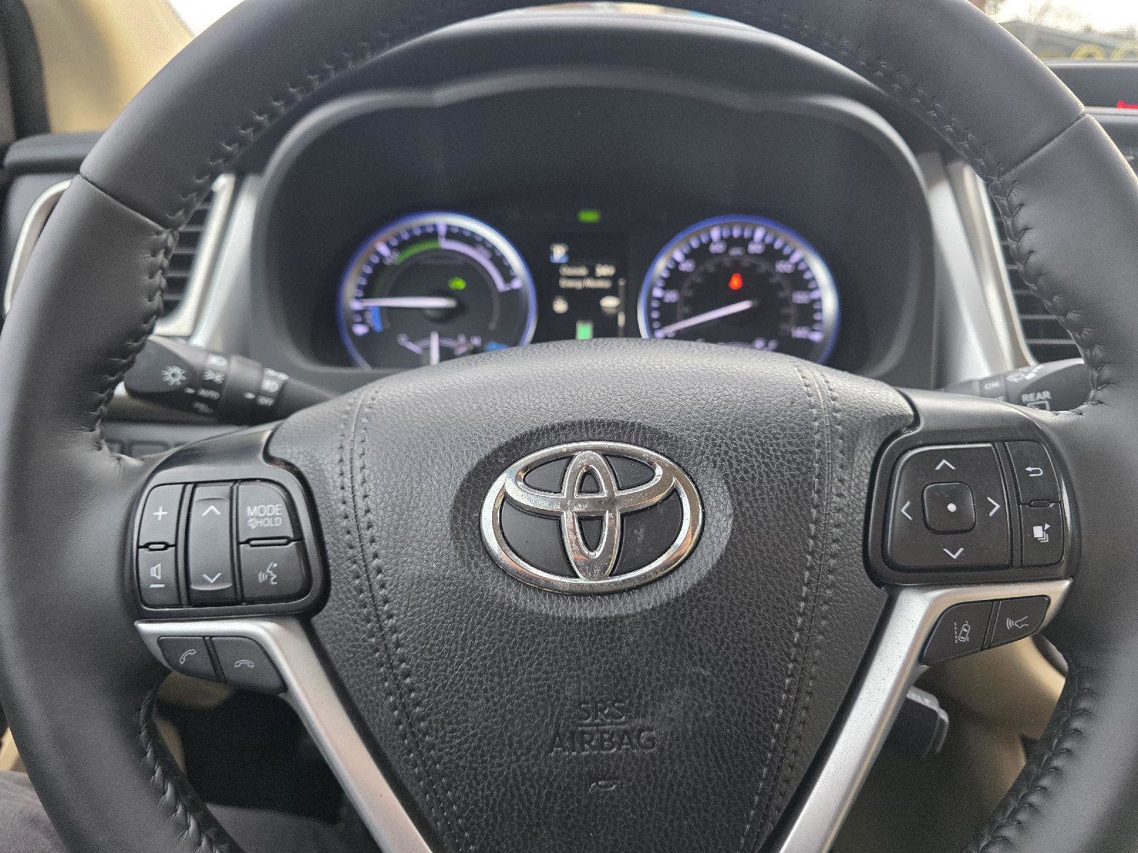 Used 2019 Toyota Highlander Limited image 18