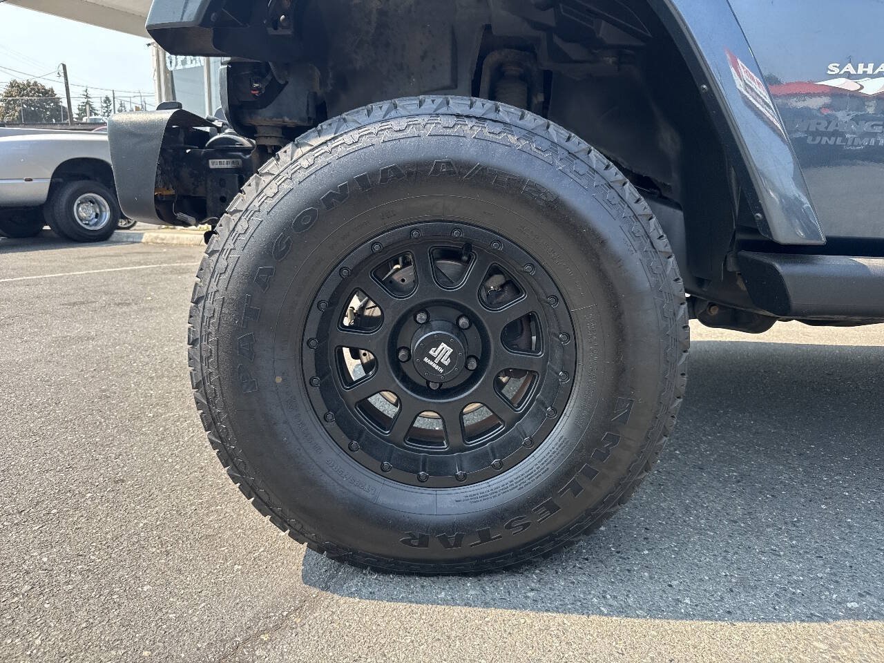 Used 2008 Jeep Wrangler Unlimited Sahara AWD/4WD image 2