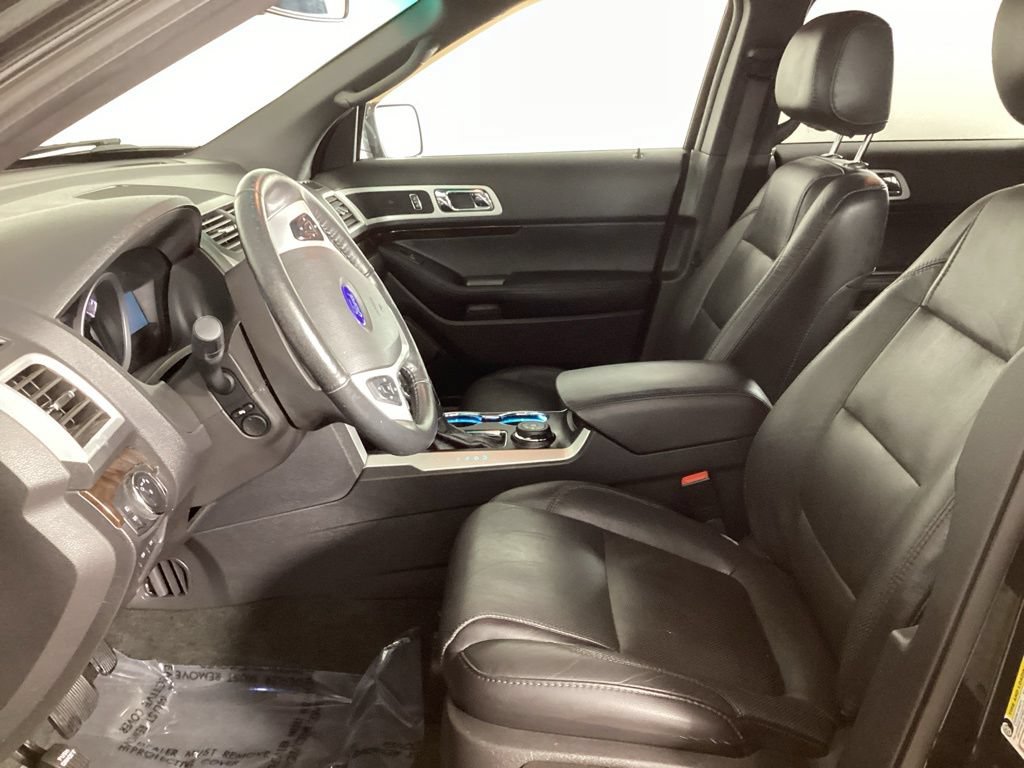 Used 2015 Ford Explorer Limited w/ Equipment Group 302A AWD/4WD image 10