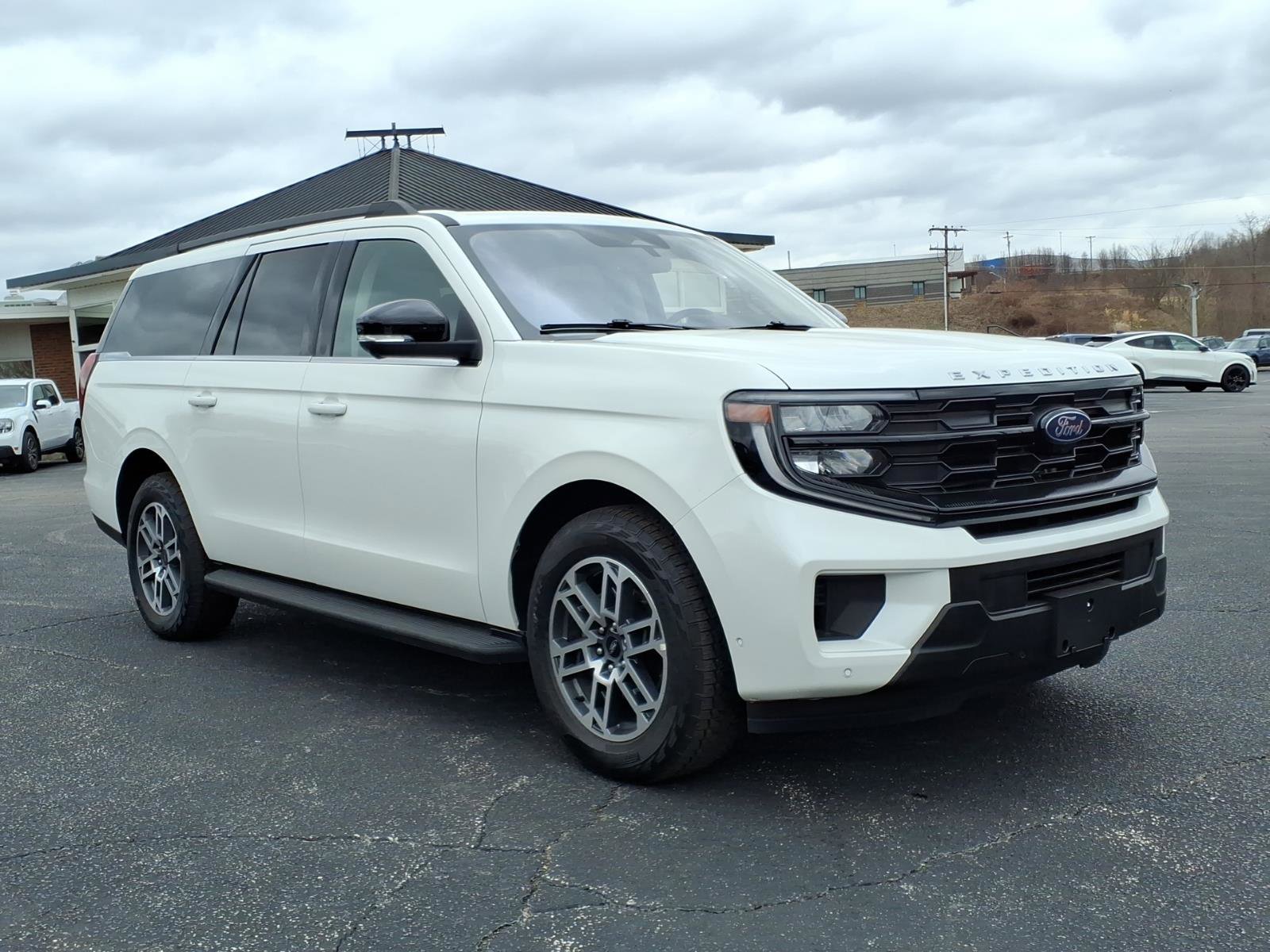 Certified 2025 Ford Expedition Max Active image 2