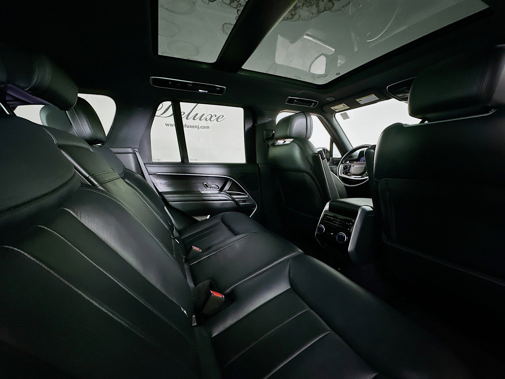 Used 2024 Land Rover Range Rover SE AWD/4WD image 28