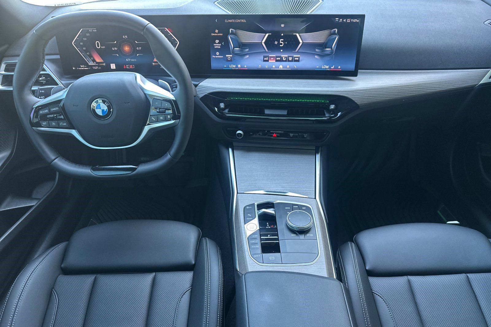 Certified 2025 BMW 230i Coupe w/ Convenience Package image 17
