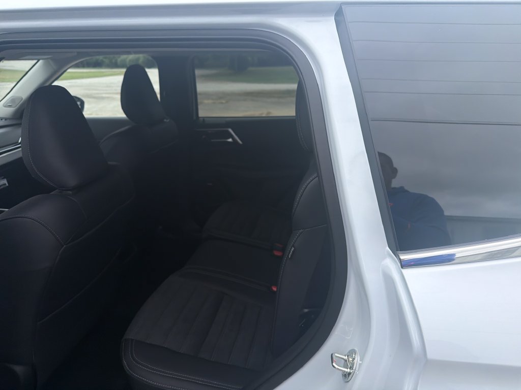 New 2026 Mitsubishi Outlander SE AWD/4WD image 14