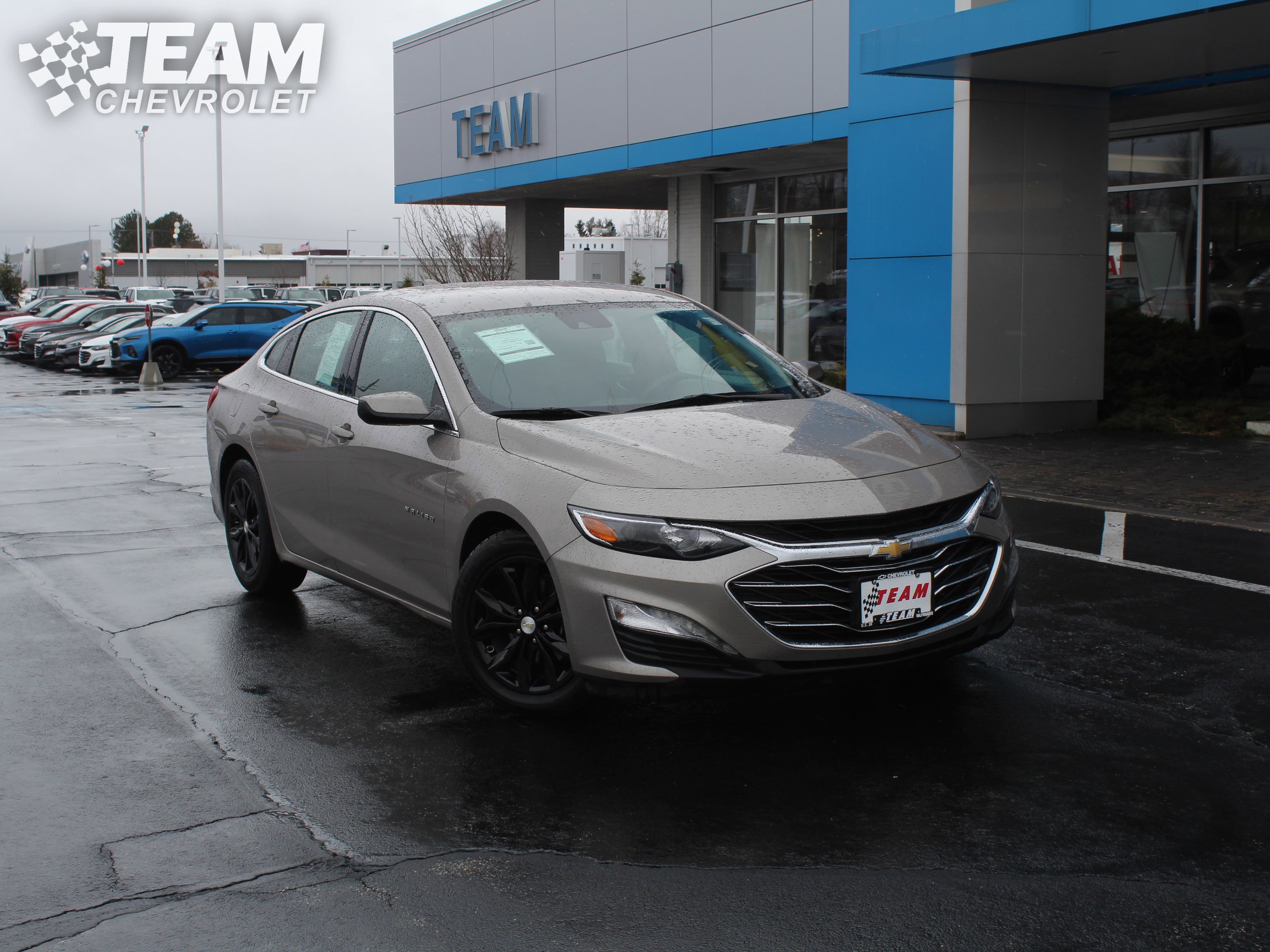 Used 2023 Chevrolet Malibu LT image 2