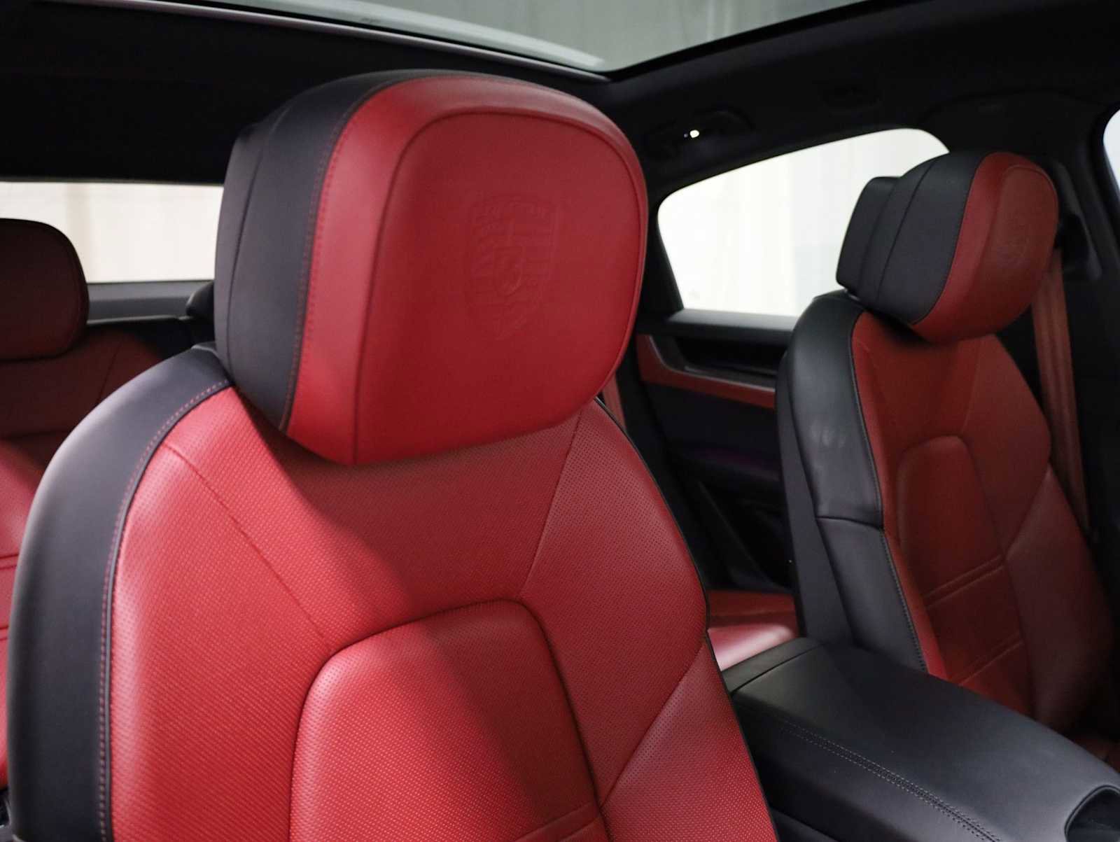 Used 2024 Porsche Cayenne S AWD/4WD image 22