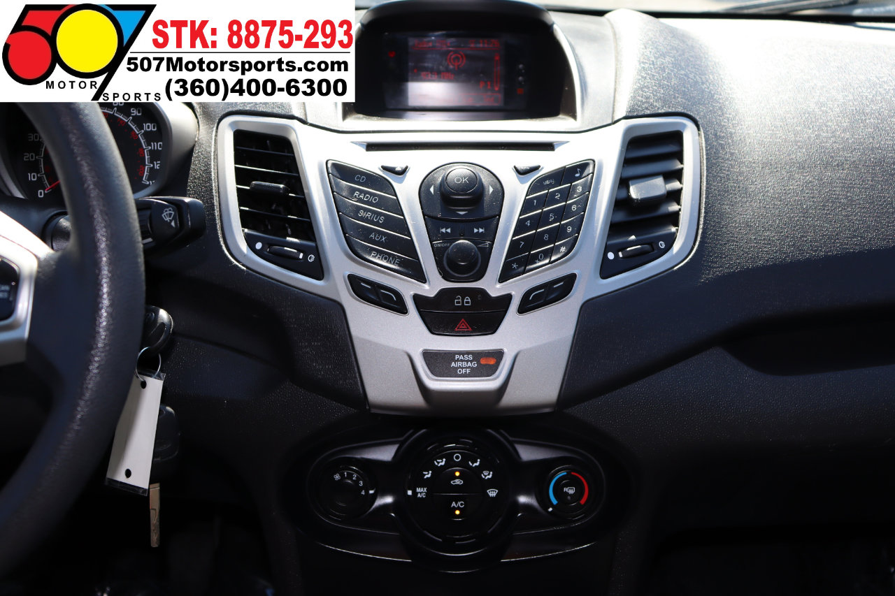 Used 2013 Ford Fiesta SE image 16