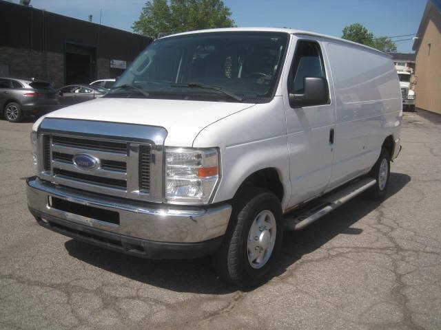 Used 2014 Ford E-250 and Econoline 250 w/ Power Group RWD image 1
