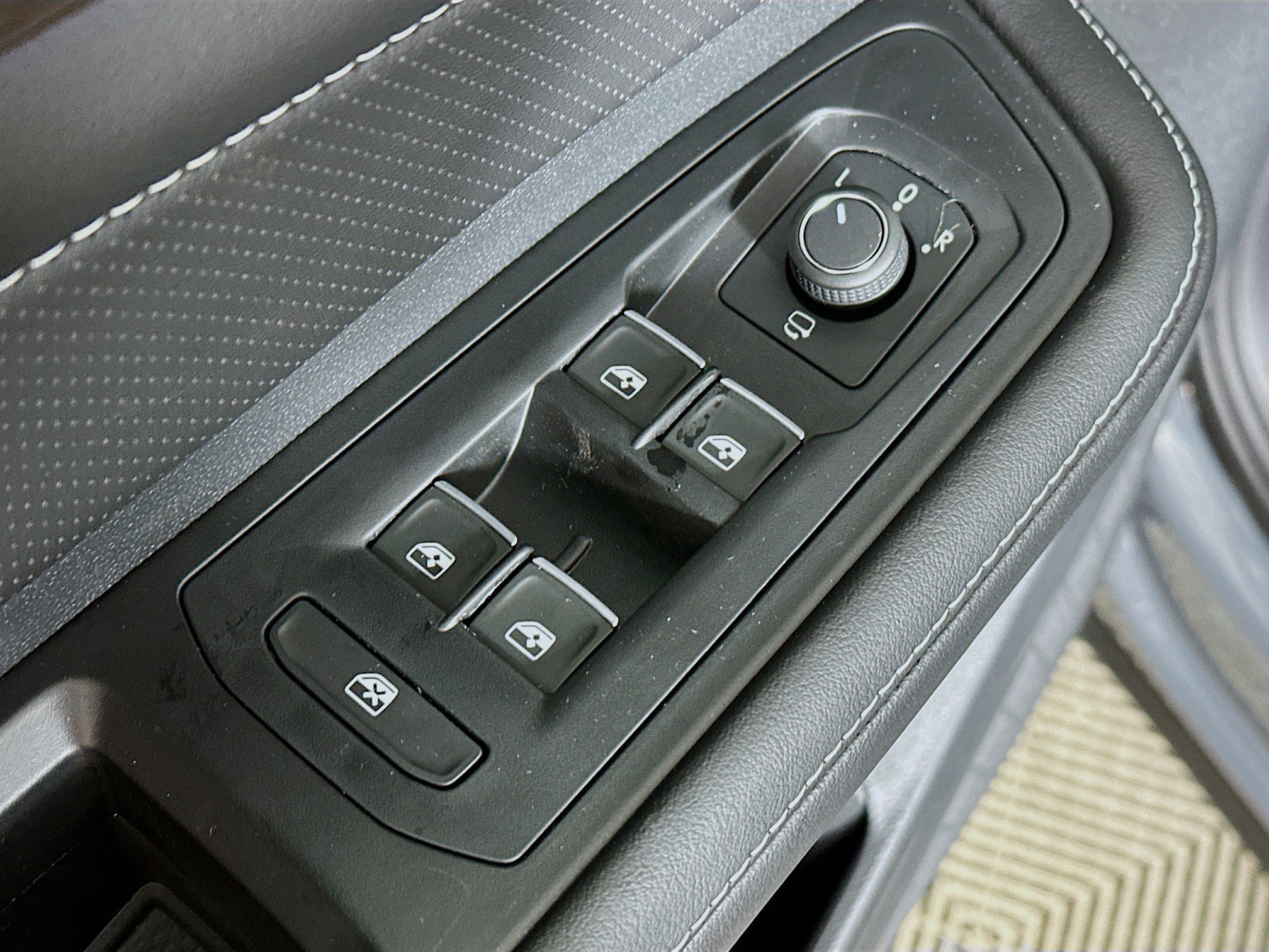 New 2026 Volkswagen Atlas SEL Premium R-Line image 18