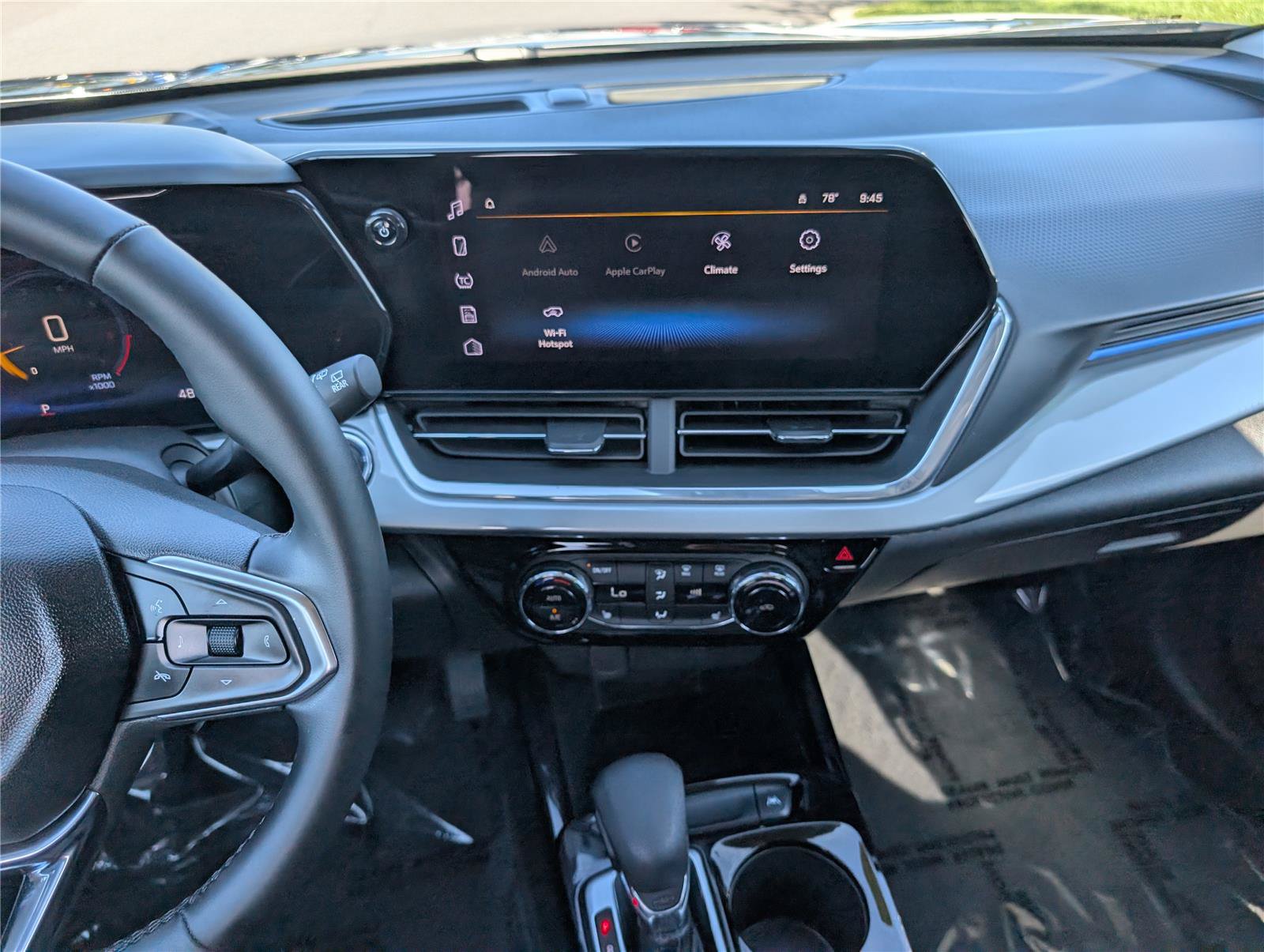 Used 2024 Chevrolet Trax LT w/ Driver Confidence Package FWD image 17