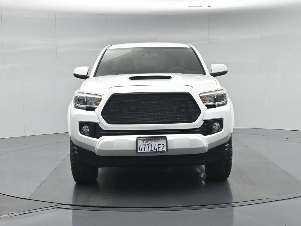 Used 2017 Toyota Tacoma TRD Sport w/ Tow Package RWD image 24