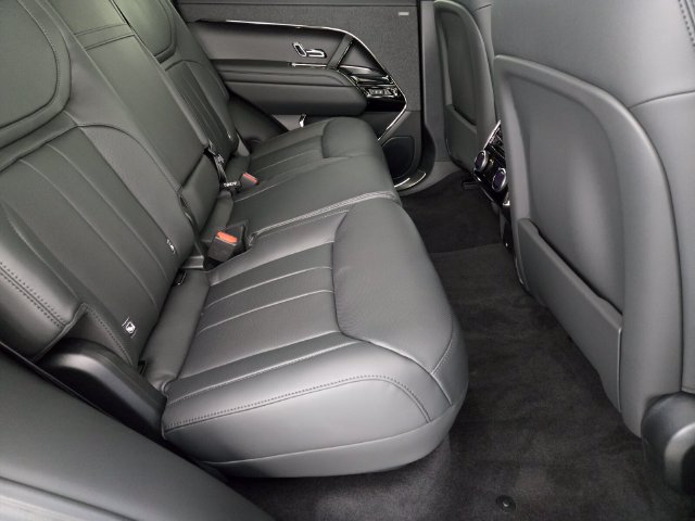 New 2026 Land Rover Range Rover Sport Dynamic SE AWD/4WD image 17