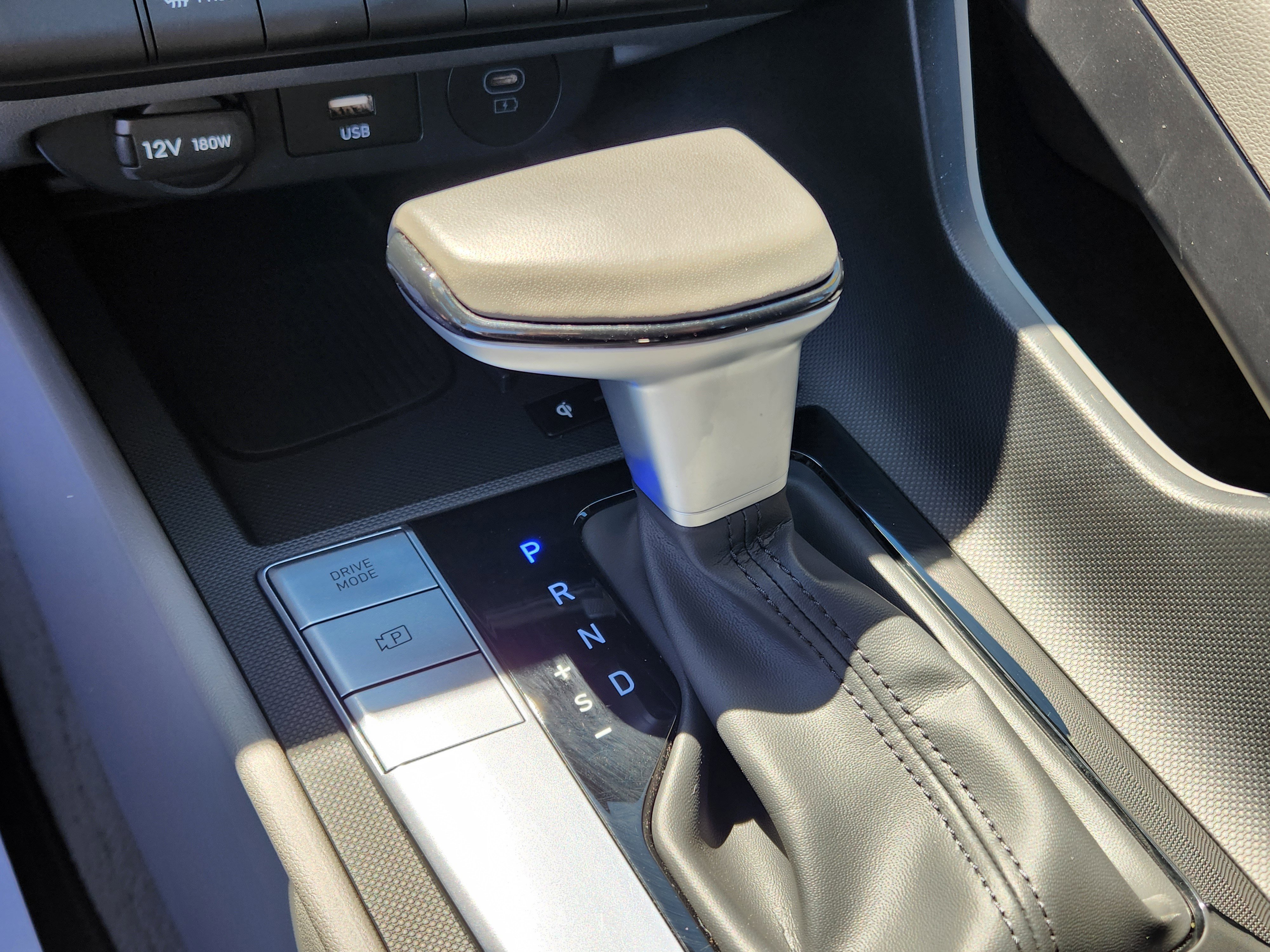 Certified 2025 Hyundai Elantra Sport image 22