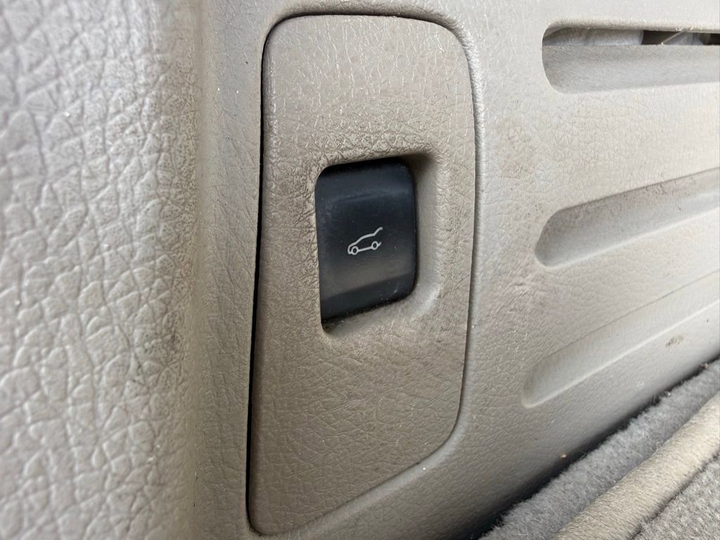 Used 2015 Lincoln MKX AWD w/ Equipment Group 102A image 33