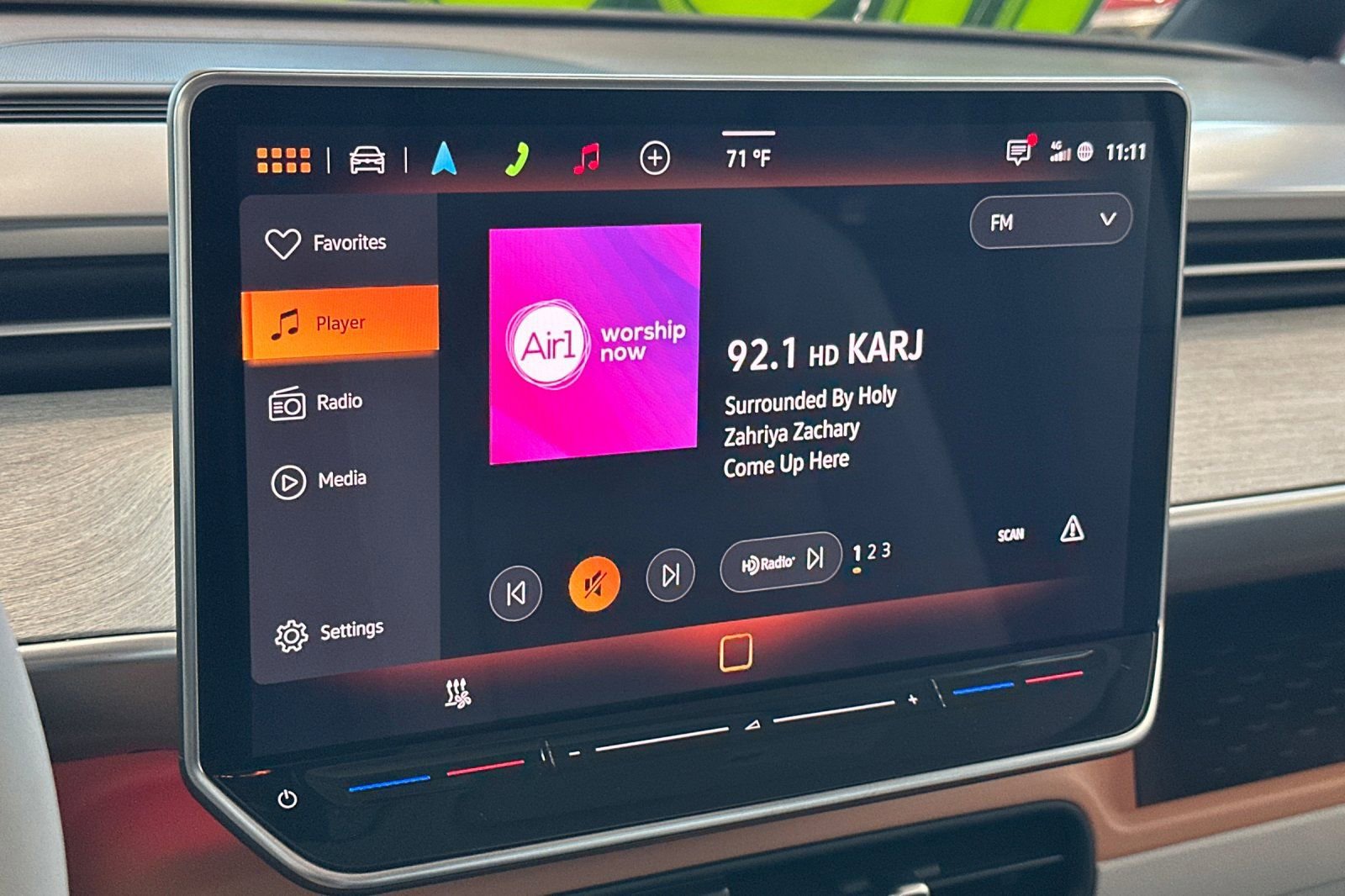 New 2025 Volkswagen ID. Buzz 1st Edition image 18