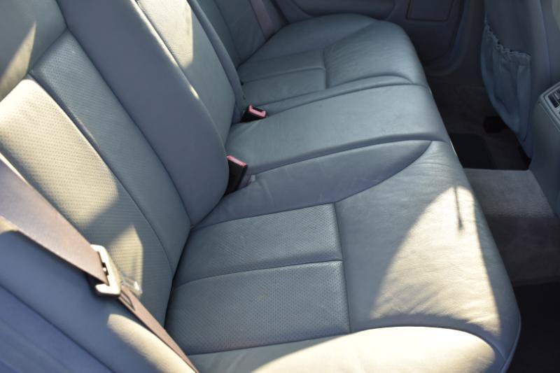 Used 1999 Mercedes-Benz E 320 Sedan image 9