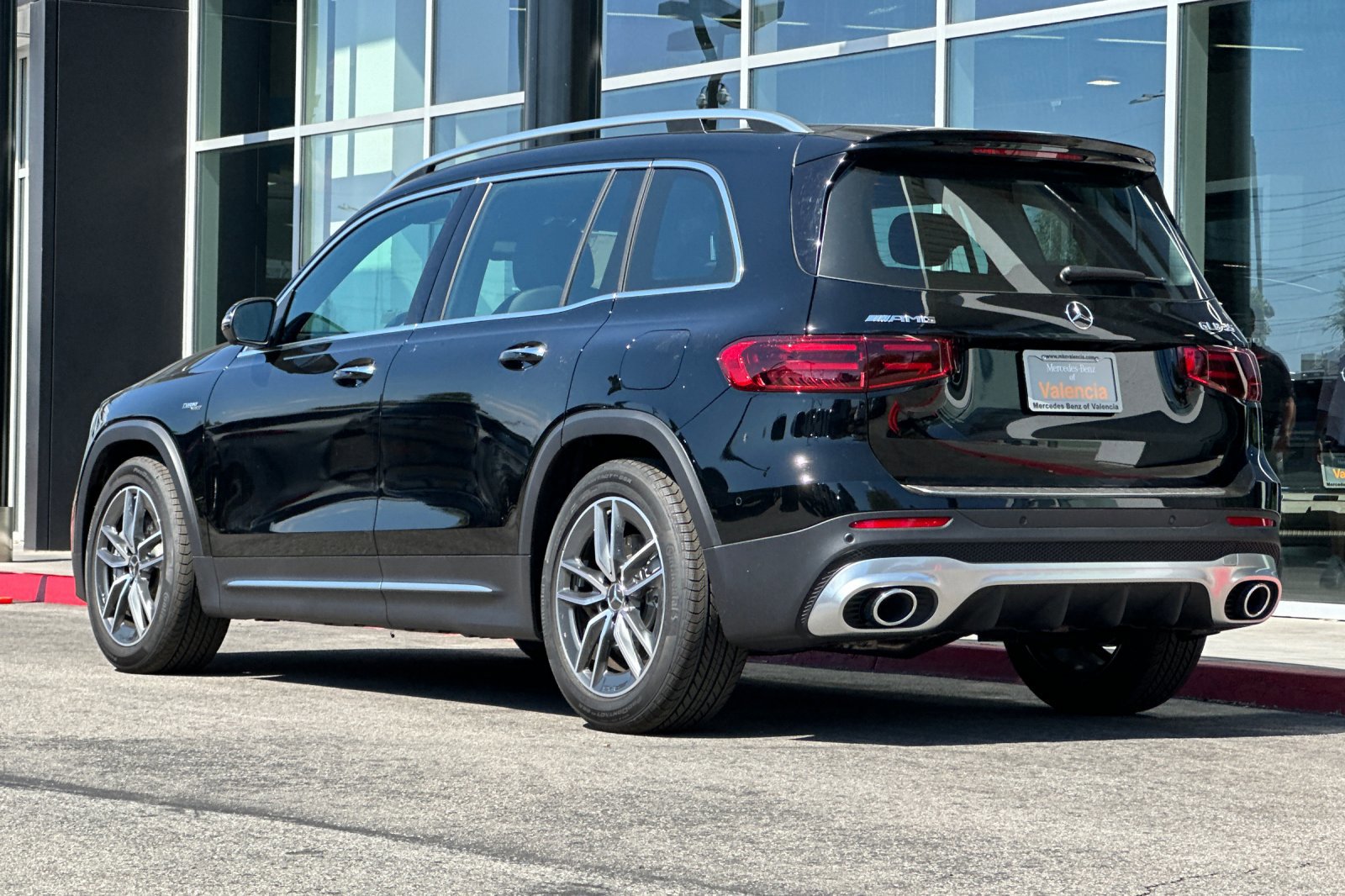 New 2025 Mercedes-Benz GLB 35 AMG 4MATIC image 4