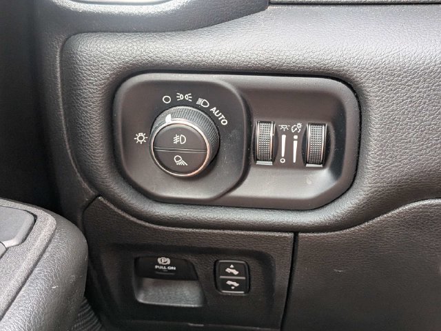 Used 2025 RAM 1500 Big Horn AWD/4WD image 34