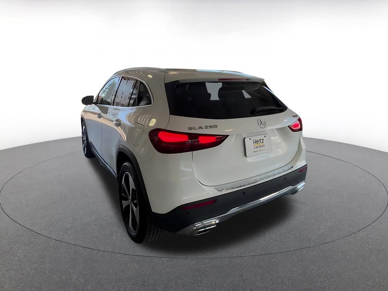 Used 2025 Mercedes-Benz GLA 250 4MATIC image 11