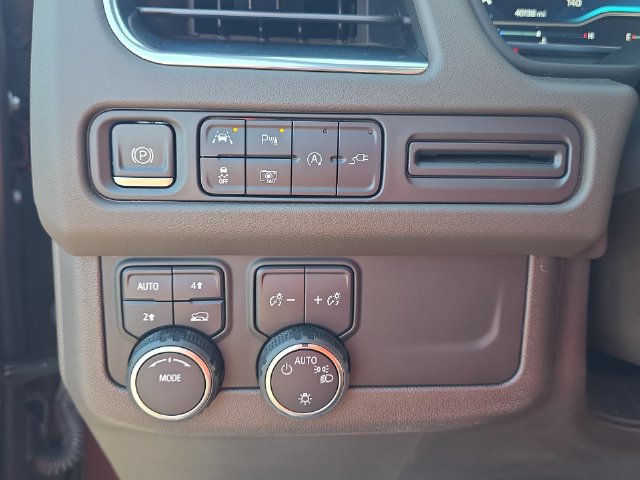 Used 2022 Chevrolet Tahoe LT w/ Luxury Package AWD/4WD image 28
