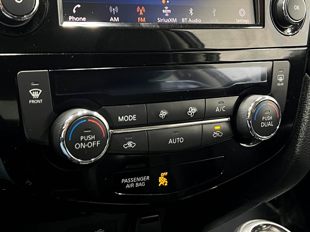 Used 2019 Nissan Rogue SL AWD/4WD image 26