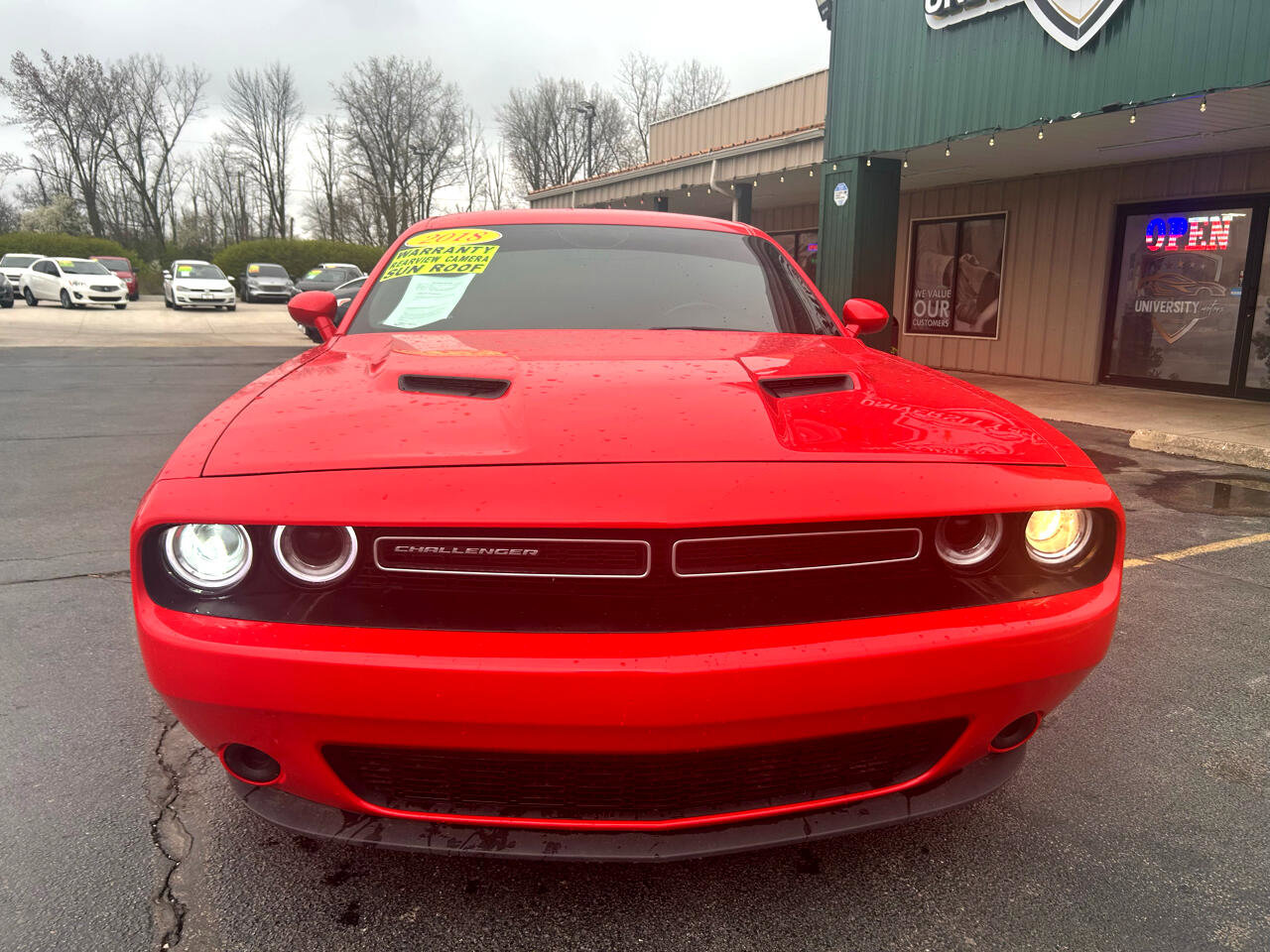 Used 2018 Dodge Challenger SXT image 8