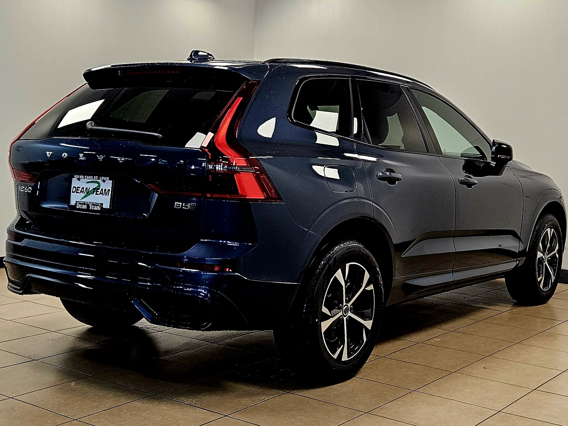 New 2026 Volvo XC60 B5 Core w/ Climate Package AWD/4WD image 5
