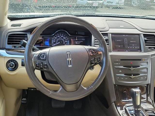 Used 2013 Lincoln MKS AWD image 20