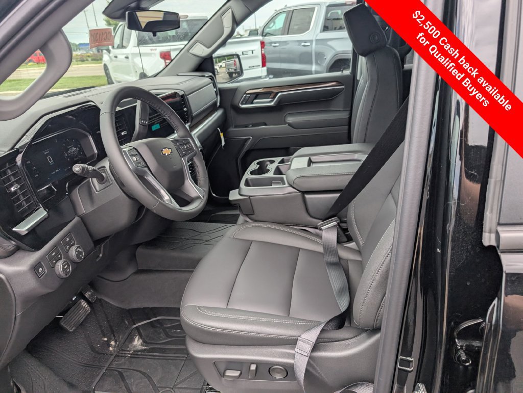 New 2026 Chevrolet Silverado 1500 LT w/ Leather Package AWD/4WD image 18