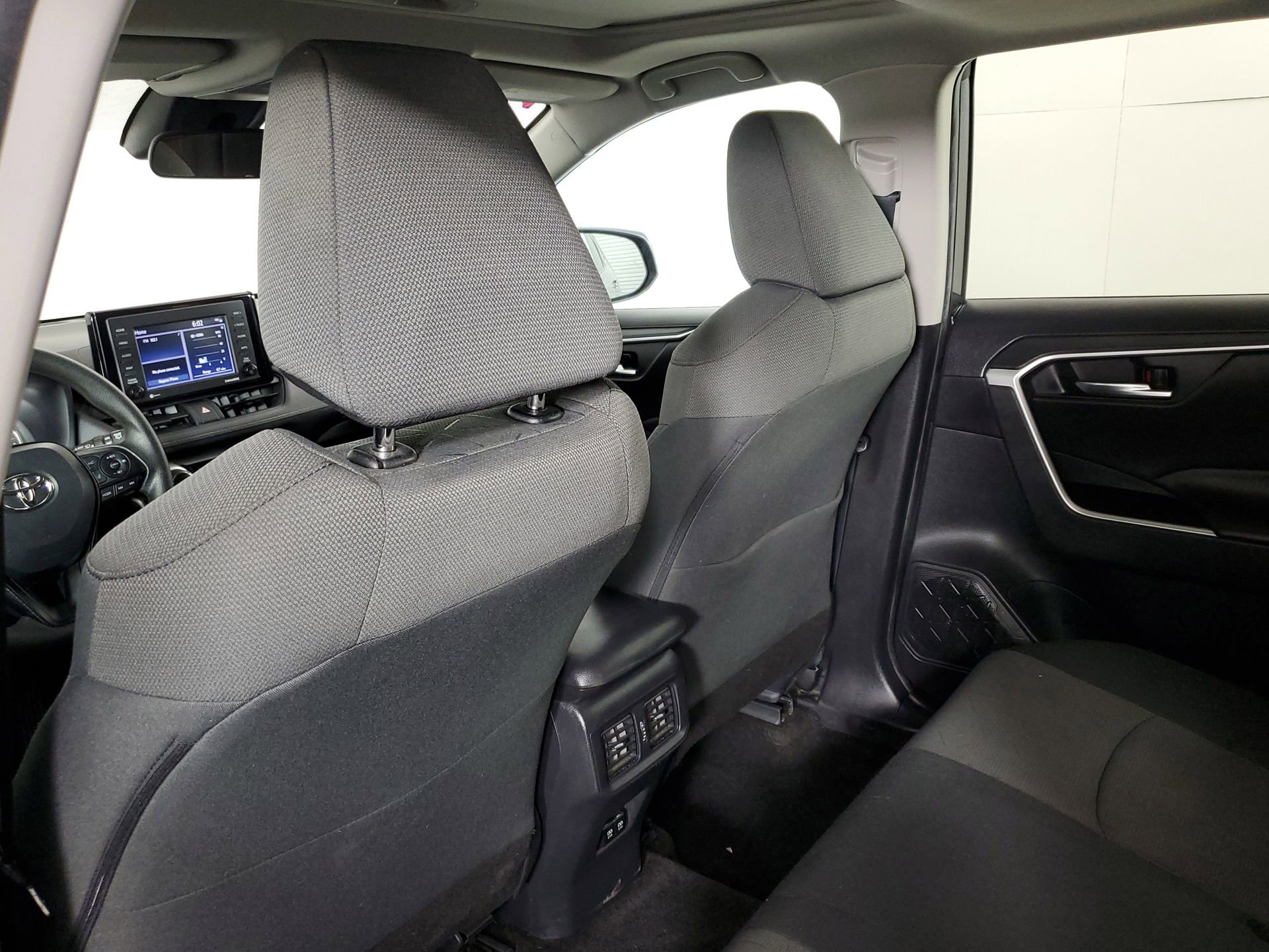 Used 2021 Toyota RAV4 XLE w/ Convenience Package image 47