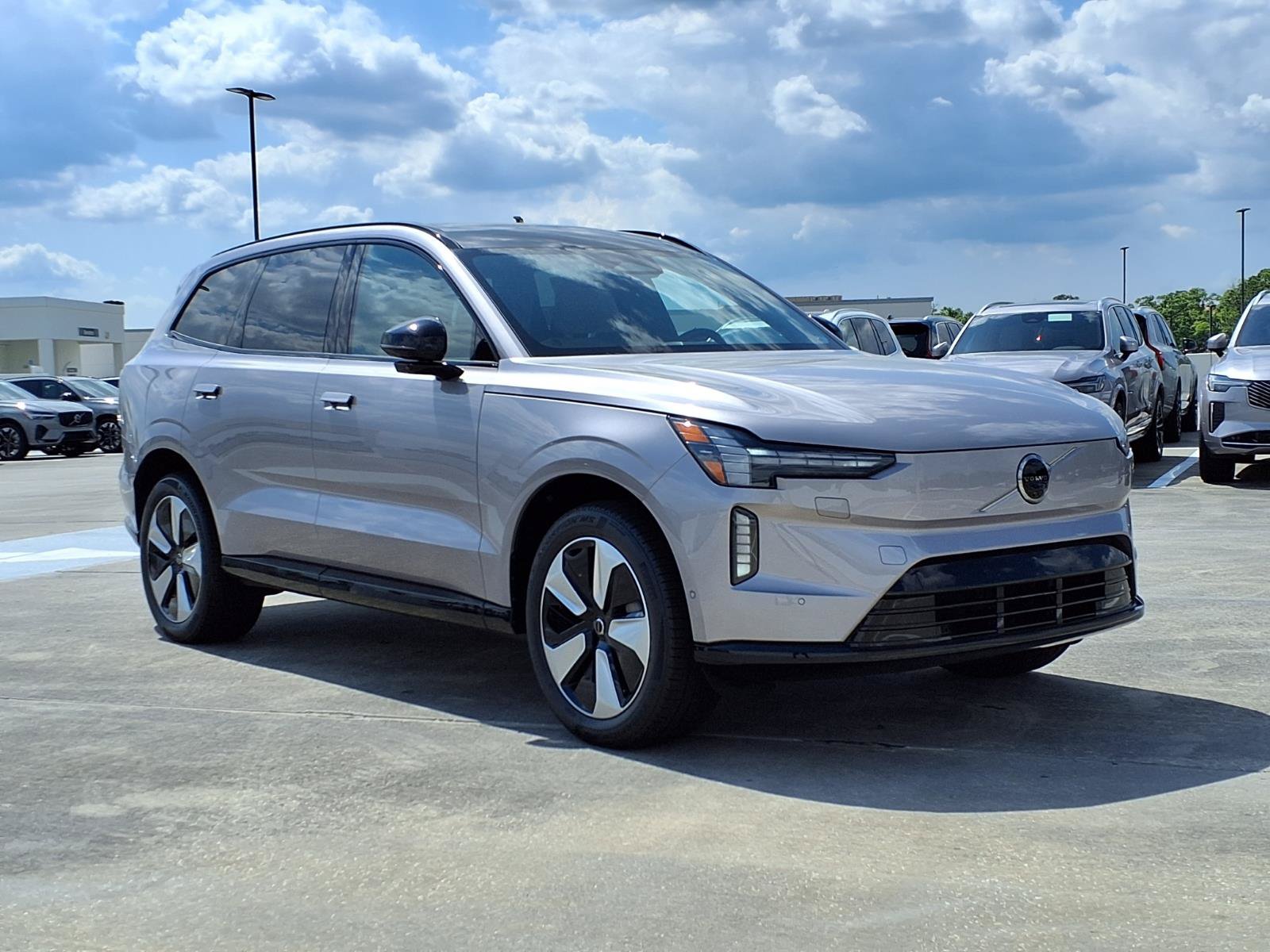 New 2026 Volvo EX90 Plus RWD image 1