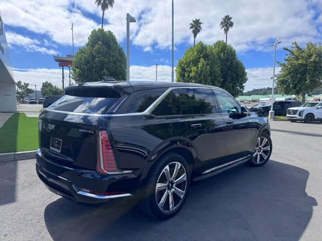 Certified 2025 Cadillac Escalade IQ Luxury 2 w/ LPO, Premium Carpet Package AWD/4WD image 6