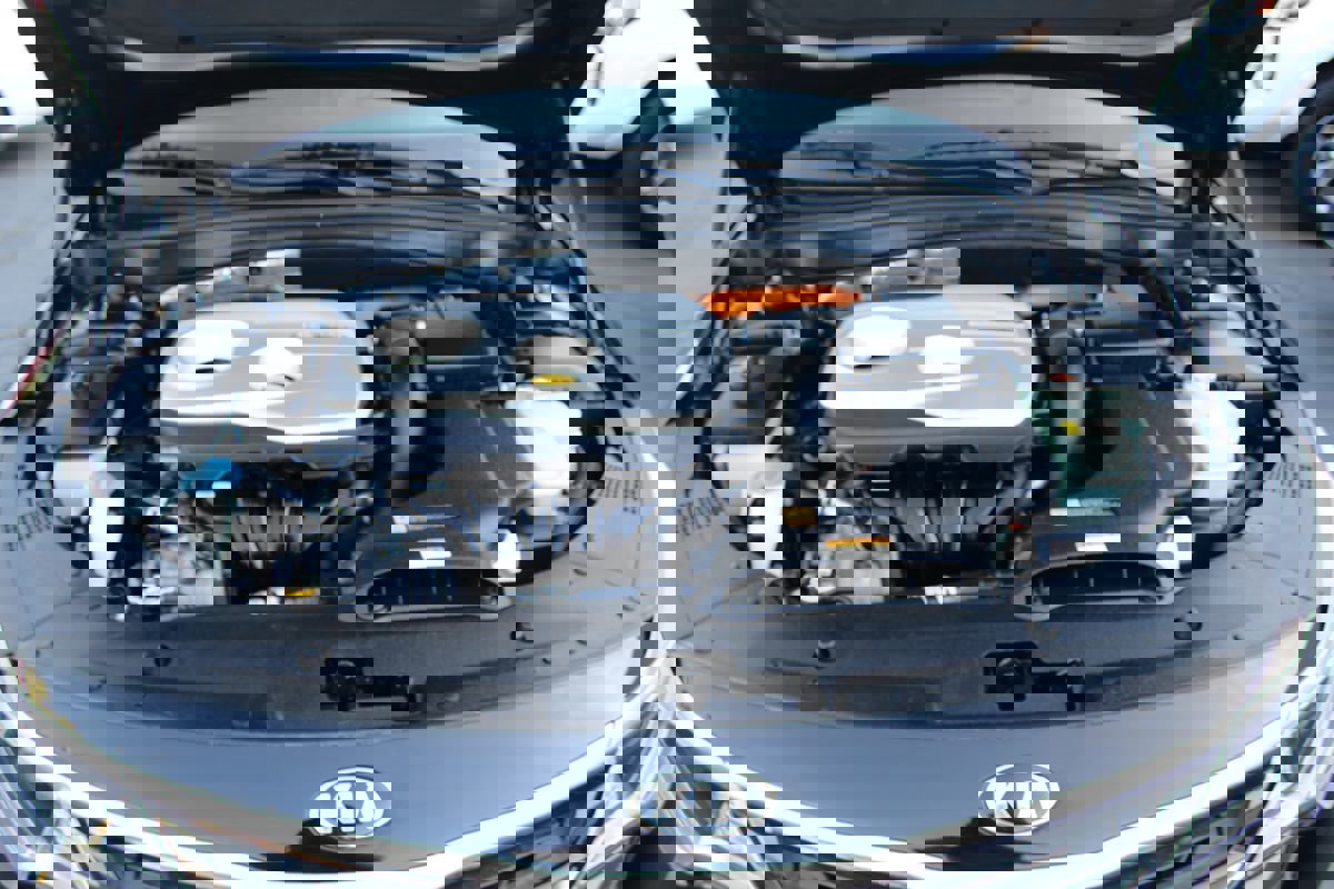 Used 2019 Kia Optima EX image 32