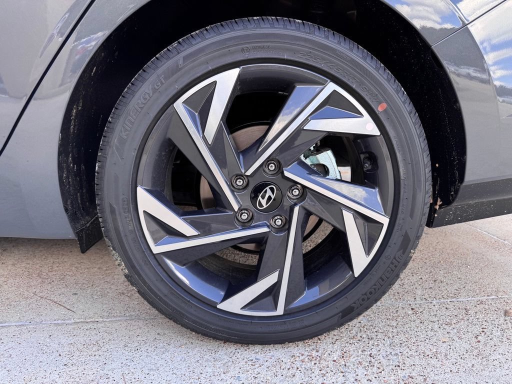 New 2026 Hyundai Elantra Limited FWD image 25