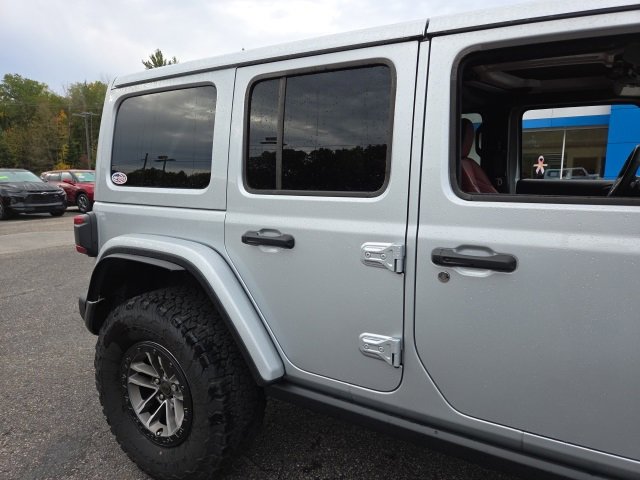 Used 2024 Jeep Wrangler Unlimited Rubicon 392 image 33