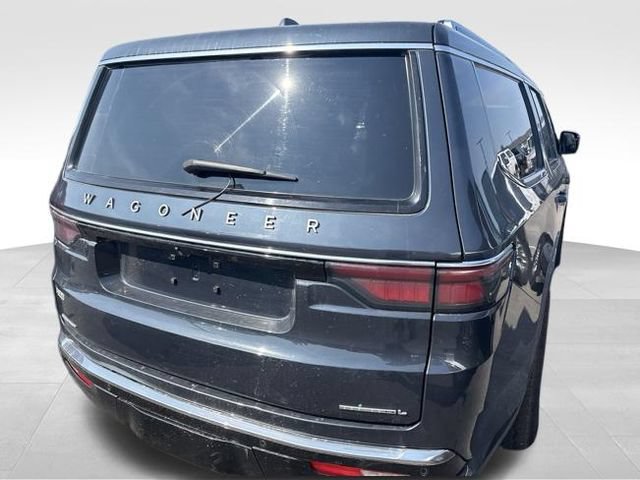 Used 2023 Jeep Wagoneer L Series III w/ Premium Group I AWD/4WD image 12
