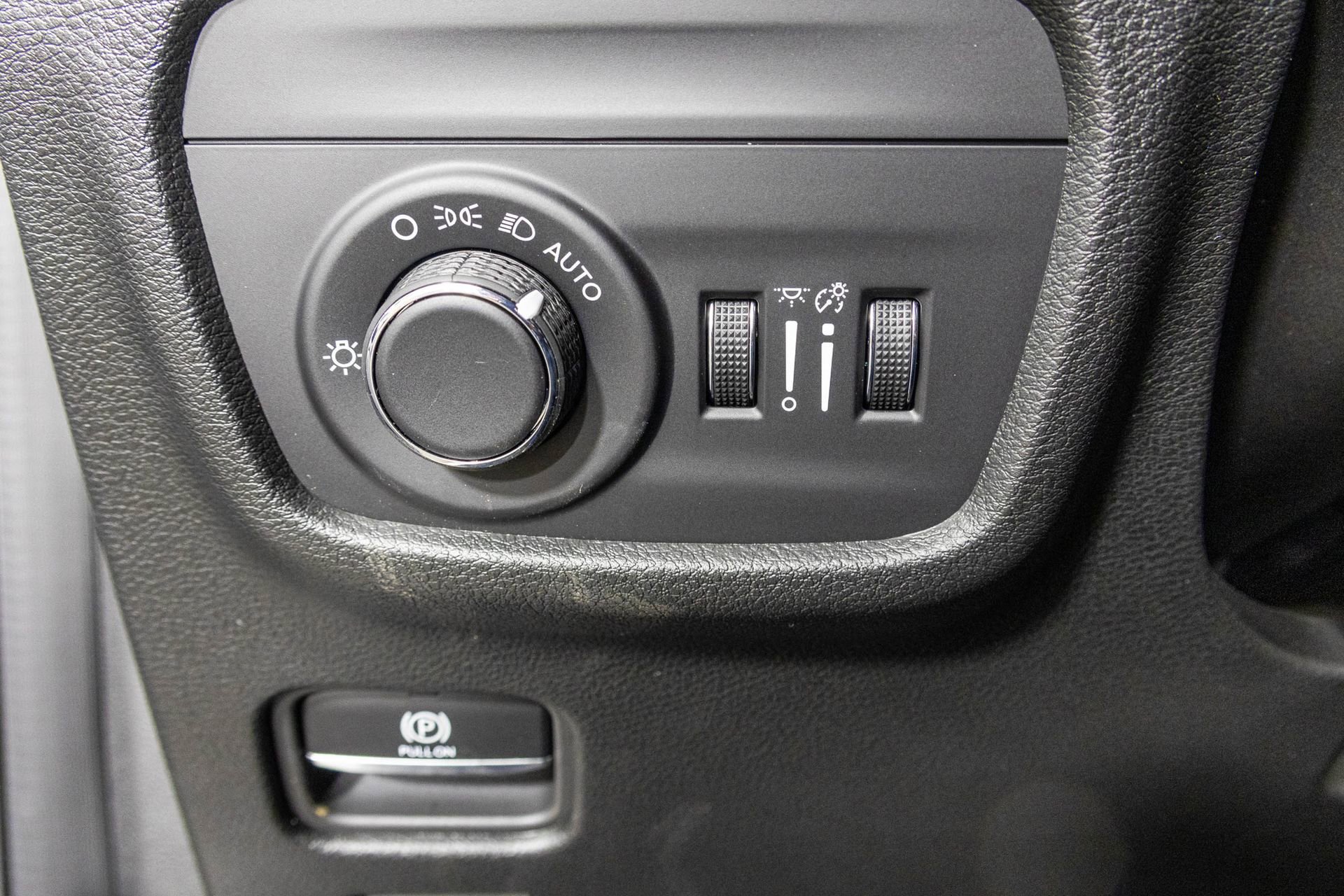 New 2026 Jeep Grand Cherokee Altitude image 32