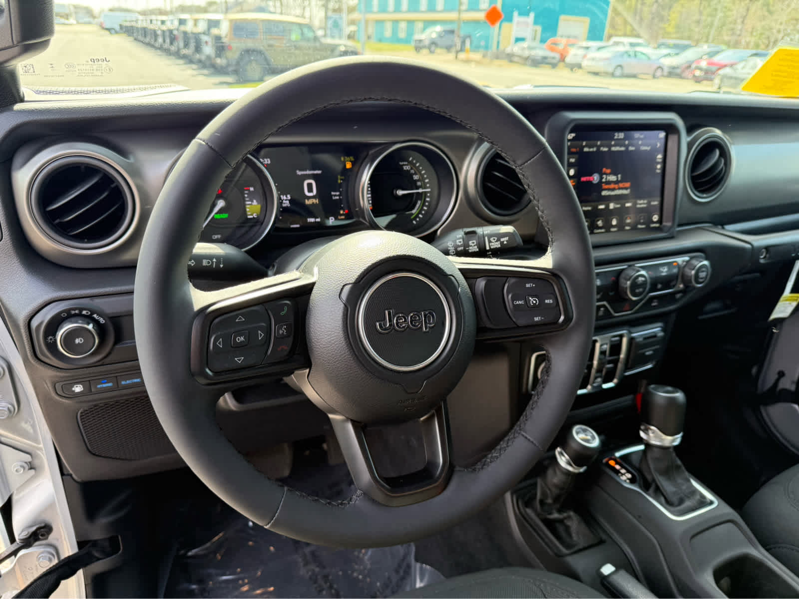 Used 2023 Jeep Wrangler Unlimited w/ Sun & Screen Package image 17