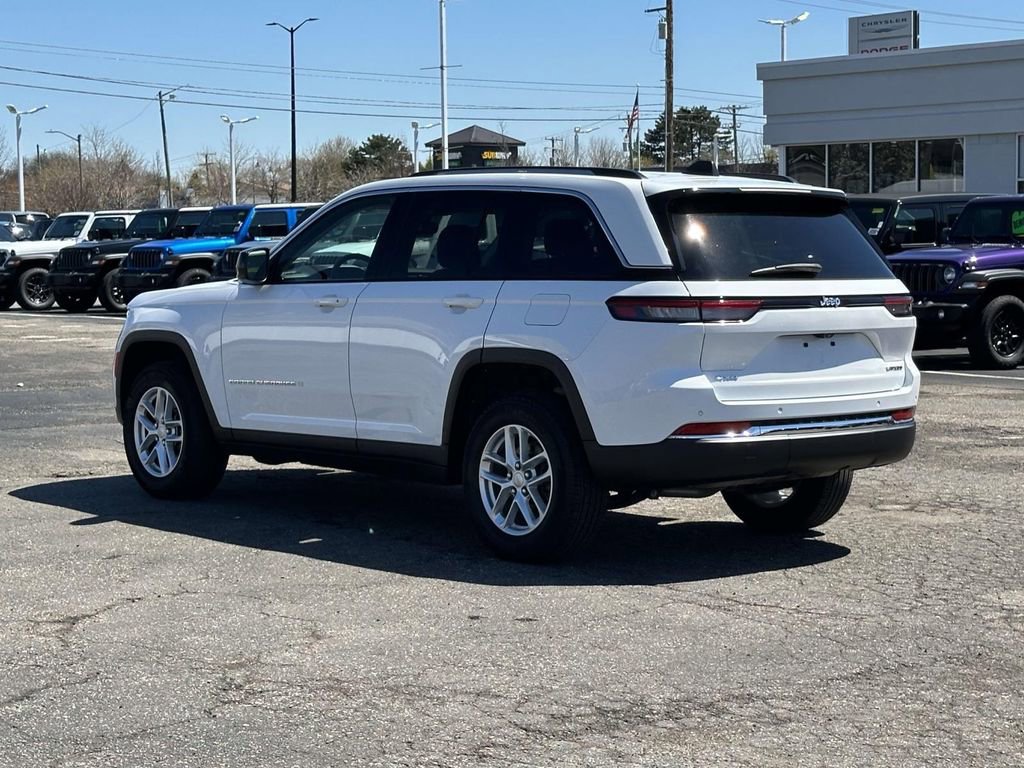 Used 2023 Jeep Grand Cherokee Laredo w/ Luxury Tech Group I image 6