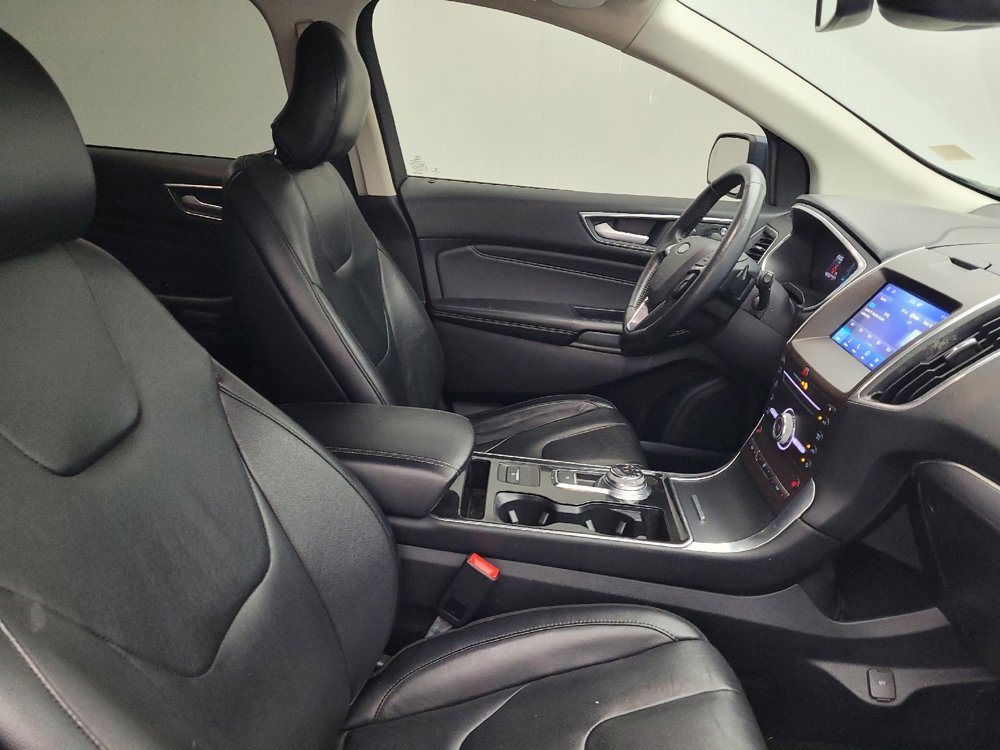 Used 2019 Ford Edge Titanium w/ Cold Weather Package AWD/4WD image 21