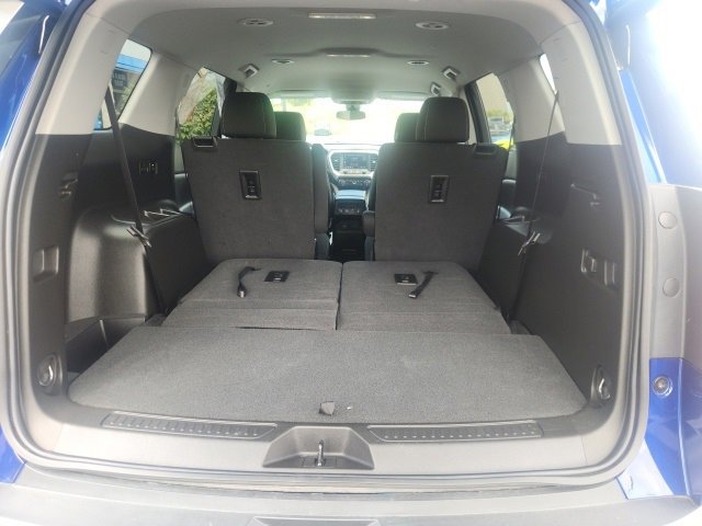 Used 2023 GMC Acadia SLE w/ Driver Convenience Package image 13