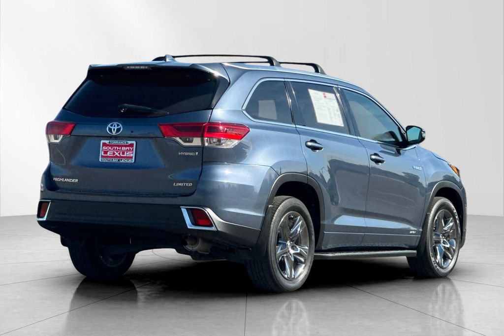 Used 2017 Toyota Highlander Limited Platinum AWD/4WD image 6