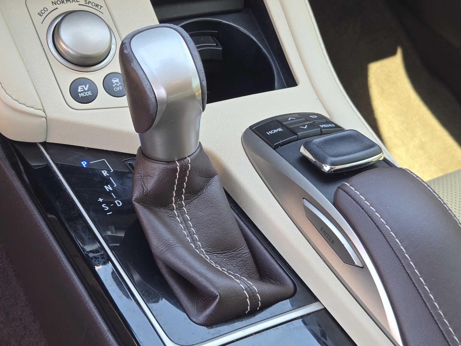 Used 2017 Lexus ES 300h w/ Navigation System Package FWD image 22