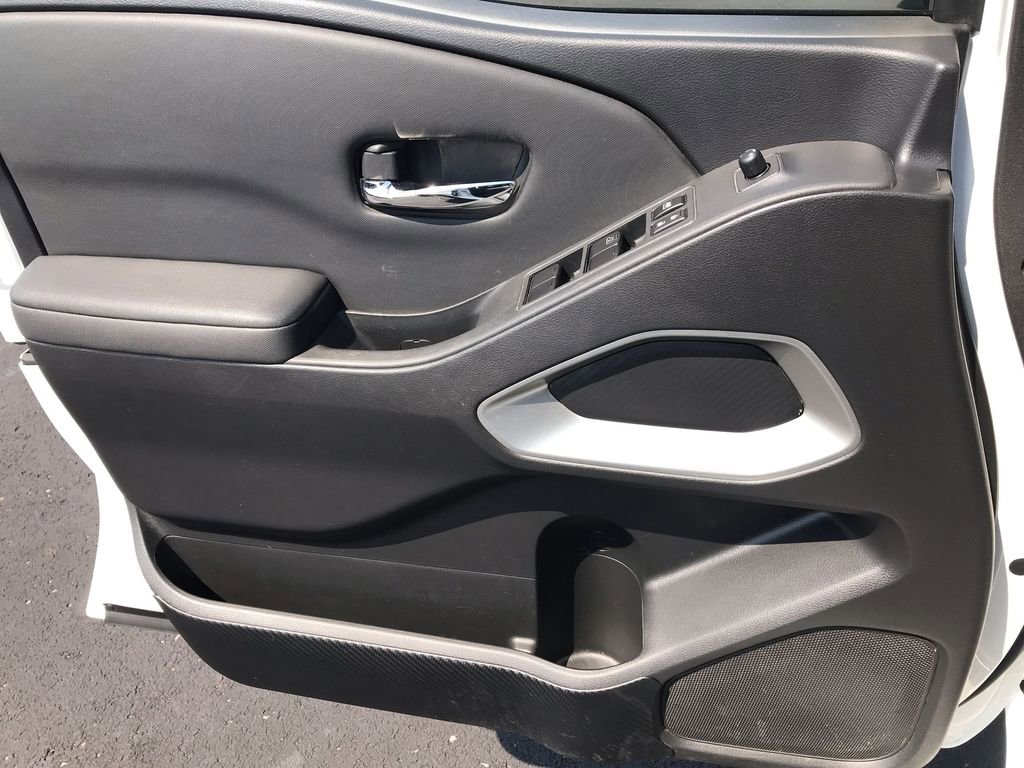 Used 2022 Nissan Frontier SV w/ Technology Package image 13