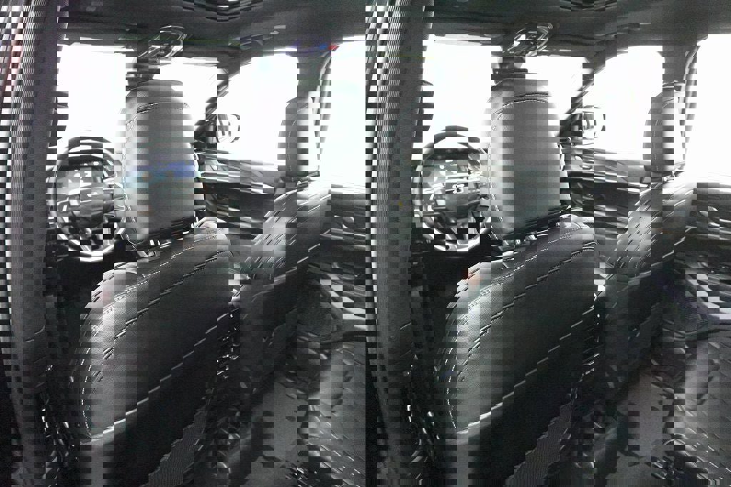 New 2025 Jeep Grand Cherokee L Limited w/ Luxury Tech Group II image 25