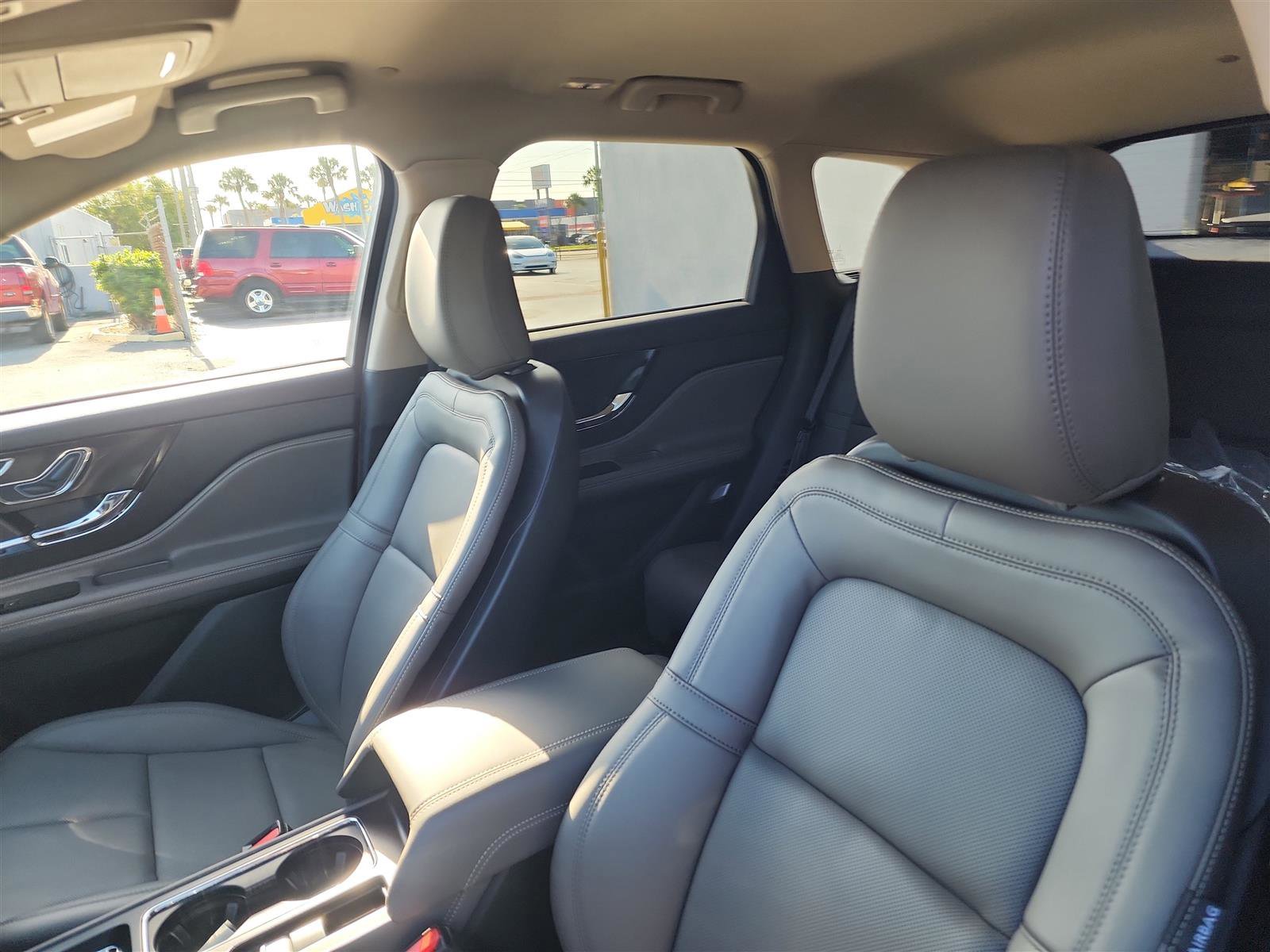 New 2025 Lincoln Corsair Premiere w/ Equipment Group 101A image 16