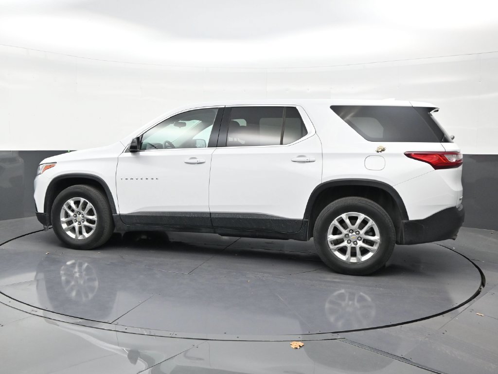 Used 2021 Chevrolet Traverse LS FWD image 2