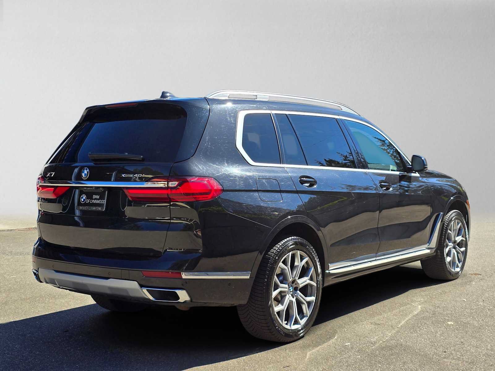 Used 2022 BMW X7 xDrive40i AWD/4WD image 3
